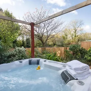  Holiday home White Cross