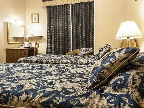 Bendene Townhouse - Exeter Apartment 0*,  United Kingdom